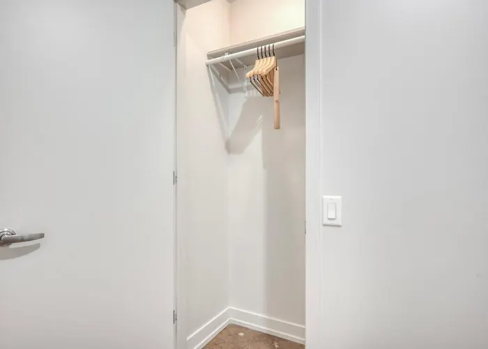Apartamento River North 1br W Gym Lounge Roof Nr Riverwalk Chi-900