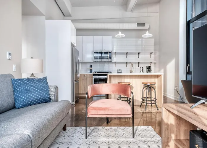 Apartamento River North 1br W Gym Lounge Roof Nr Riverwalk Chi-900