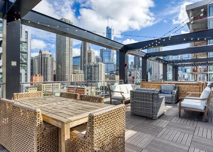 Apartamento River North 1br W Gym Lounge Roof Nr Riverwalk Chi-900